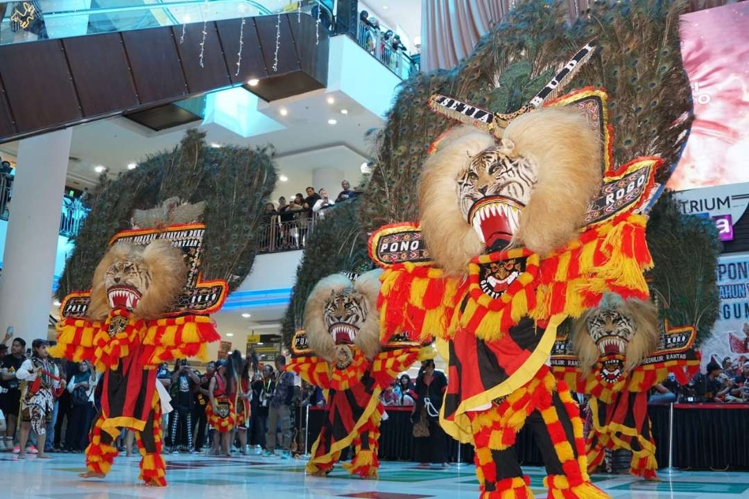 Pertunjukan Reog Ponorogo menggemparkan Plaza Angsana Mall Johor Bahru, Malaysia, Minggu 10 Desember 2023. (Foto: dok. pemkab. Ponorogo)