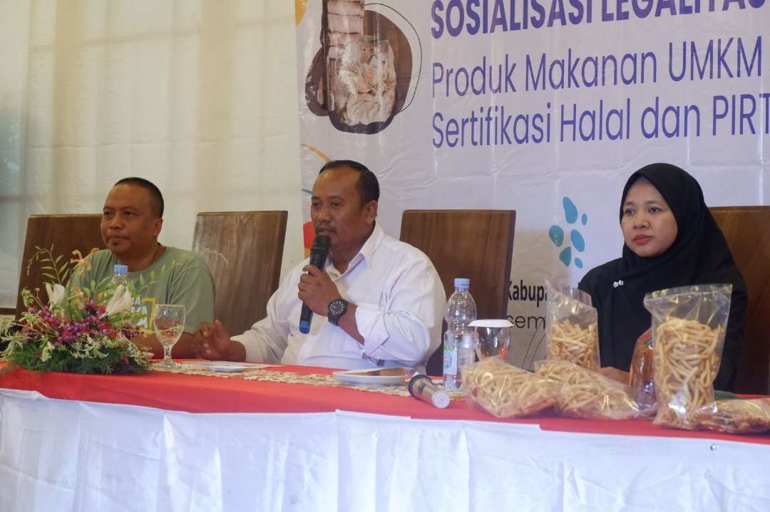 Ubaya melakukan kegiatan pembinaan UMKM melalui kegiatan sosialisasi dan pendampingan legalitas produk UMKM makanan di Kabupaten Mojokerto. (Foto: Dok Ubaya)