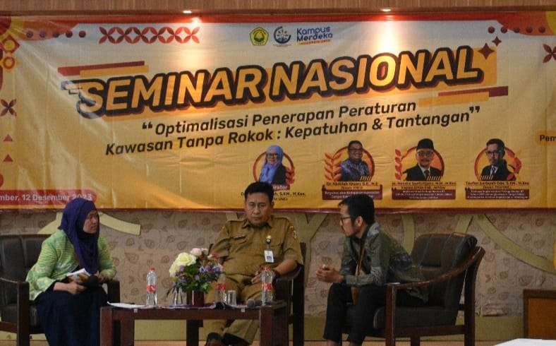 Seminar Nasional Optimalisasi Penerapan Kawasan Tanpa Rokok digelar FKM Unej, Jawa Timur. (Foto: Dokumentasi Humas Unej)