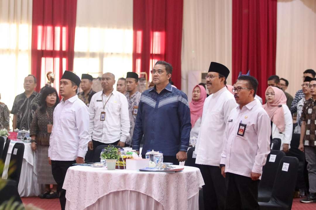 Walikota Pasuruan, H. Saifullah Yusuf (Gus Ipul) menerima kunjungan kerja dari DPR RI Komisi X di Gedung Gradika pada Rabu 06 Desember. (Foto: Pemkot Pasuruan)