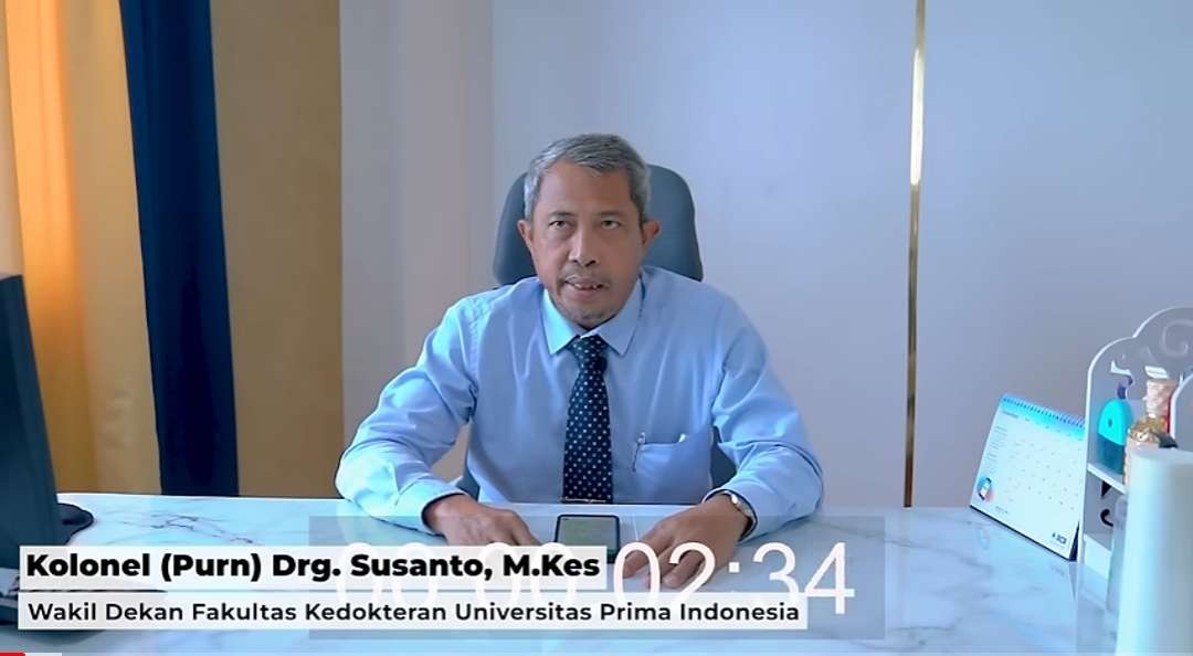 Wakil Dekan Fakultas Kedokteran Universitas Prima Indonesia (UNPRI) Medan, Kolonel drg Susanto, menjelaskan soal cadaver atau kadaver. (Foto: YouTube PrimTV)