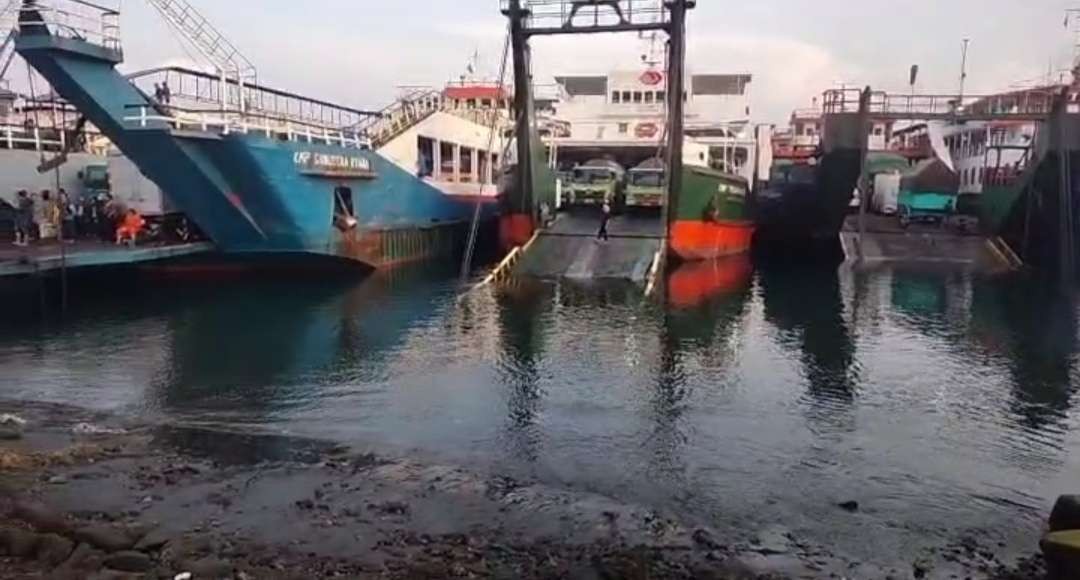 Kondisi Dermaga LCM Pelabuhan Gilimanuk saat terjadi top surut (Foto: istimewa)