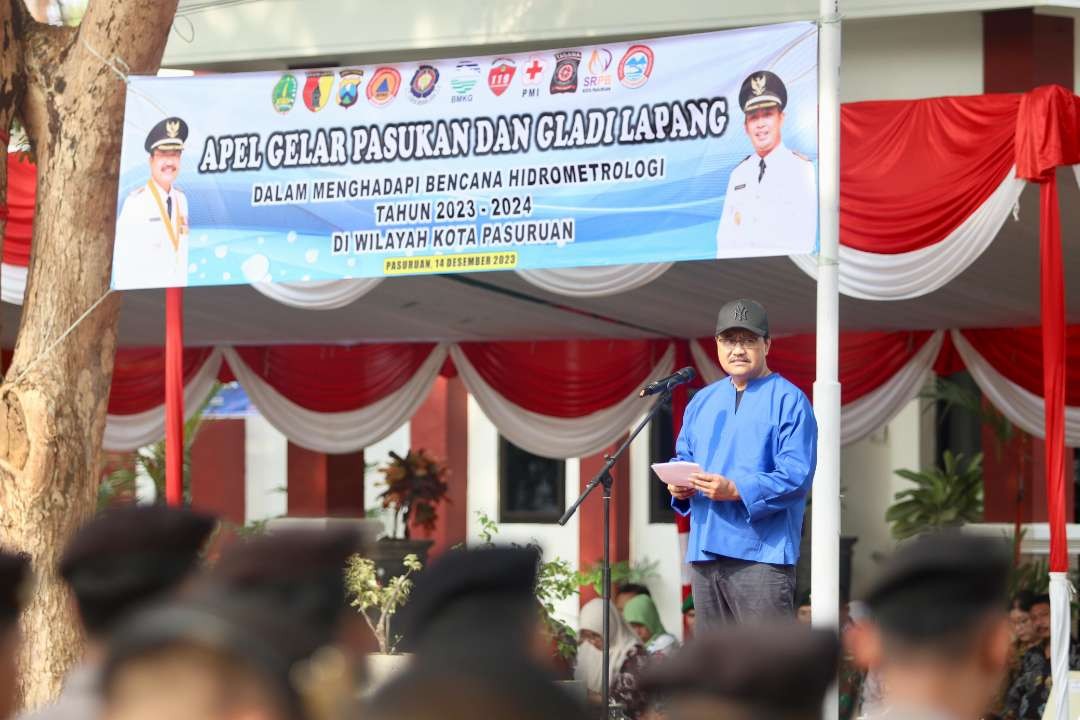 Walikota Pasuruan memimpin apel gelar pasukan dan gladi lapang penanggulangan bencana. (Foto: Dok Kota Pasuruan)