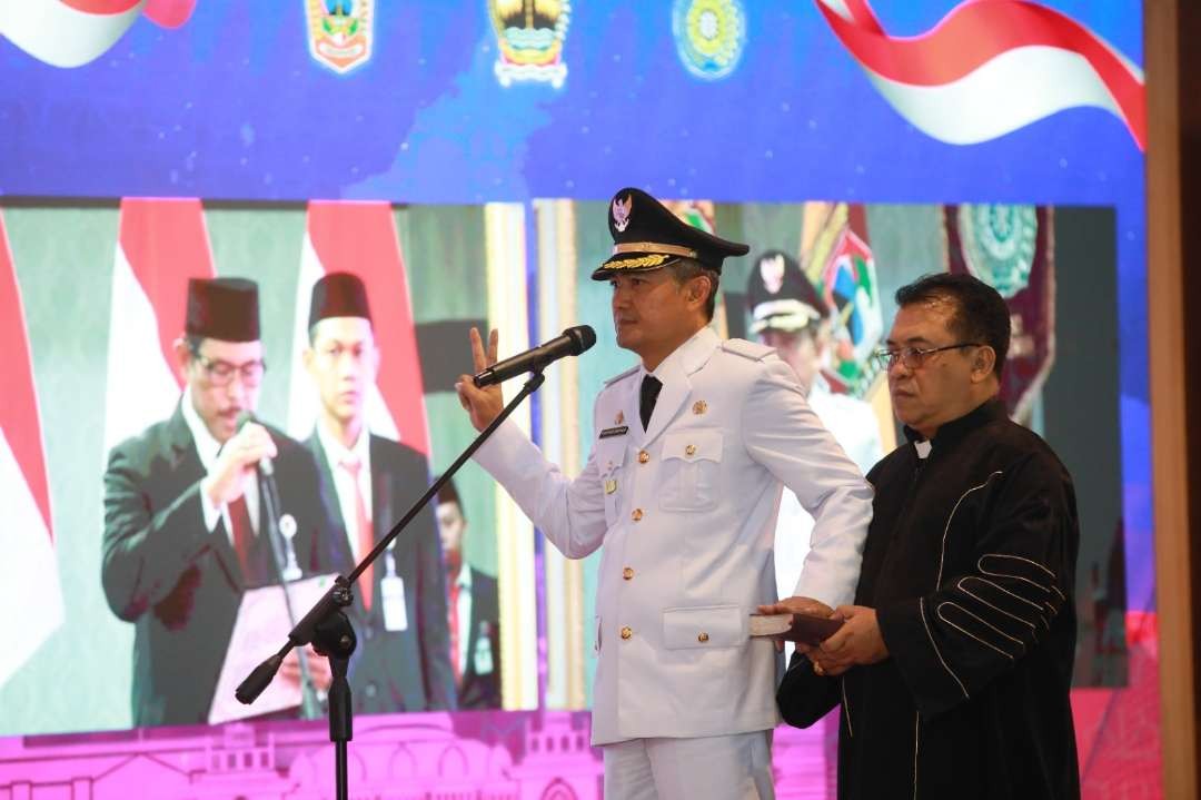 Timotius Suryadi dilantik sebagai Pj Bupati Karanganyar di Gedung  Gradhika Bhakti Praja Semarang, Jumat, 15 Desember 2023. (Foto: ist)