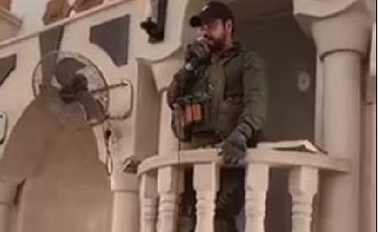 Tentara Israel, IDF melakukan penyerbuan di Jenin, Tepi Barat. Mereka juga merazia salah satu masjid di wilayah itu dan membuat ulah pelecehan di mimbar masjid. (Foto: Instagram @eye.on.Palestine)