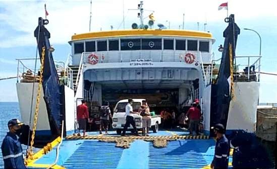 Lima kapal penyeberangan dari Ketapang Banyuwangi tujuan Lembar Lombok, dialihkan ke Pelabuhan Jangkar Situbondo mulai 15 Desember 2023.(Foto: Guido/Ngopibareng.id)
