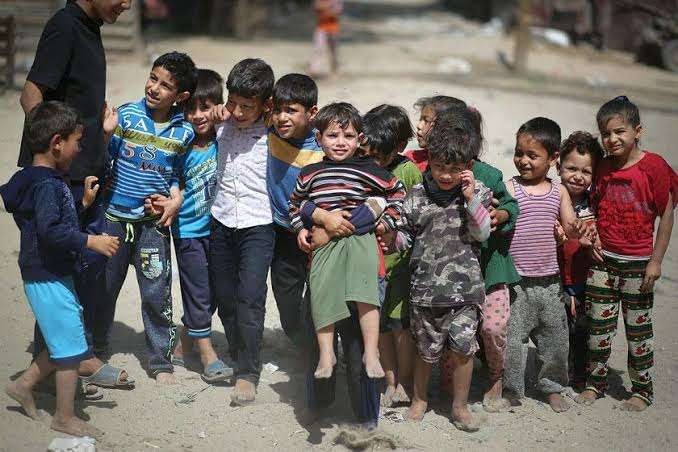 Anak-anak Palestina, di tengah situasi perang yang mencekam tetap ada harapan. (Foto:dok/ngopibareng.id)