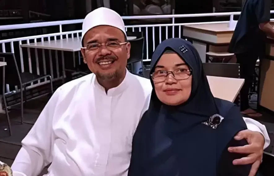Foto kenangan Habib Rizieq dan istrinya, Syarifah Fadlun bin Yahya. (Foto: Istimewa)