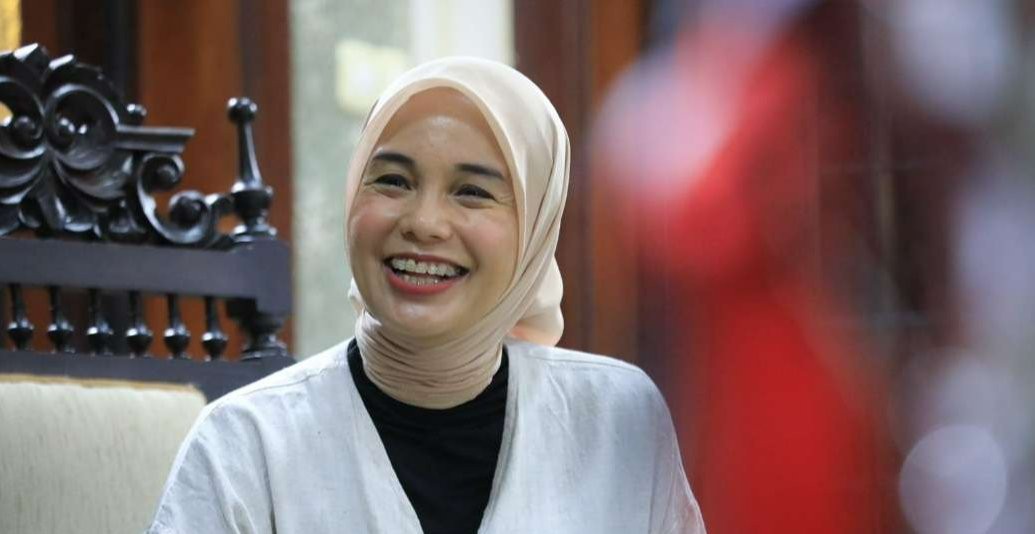 Siti Atikoh Ganjar Pranowo akan mengunjungi Surabaya pada 19-20 Desember 2023. Ia akan diajak kuliner dan mlaku-mlaku di Jalan Tunjungan Surabaya. (Foto: Tim Media Ganjar)