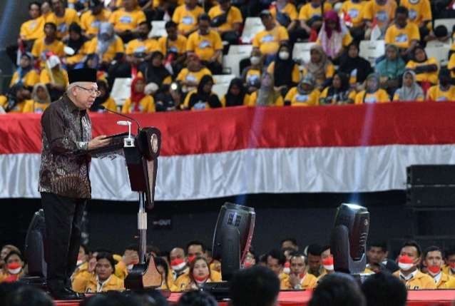 Wakil Presiden (Wapres) KH Ma'ruf Amin, pada puncak peringatan Hari Pekerja Migran Internasional (HPMI) 2023.   di Tennis Indoor Gelora Bung Karno, Senayan, Jakarta Pusat ( foto: Setwapres)