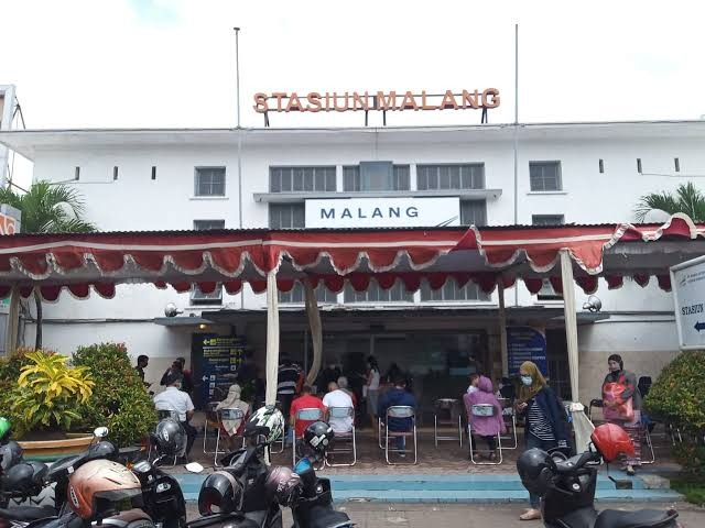 Salah satu titik lokasi potensi keramaian yaitu Stasiun Malang (Foto: Lalu Theo/Ngopibareng.id)