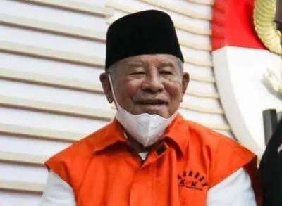 Gubernur Maluku Utara, Abdul Ghani Kasuba, ditetapkan tersangka dan langsung ditahan. (Foto: Istimewa)