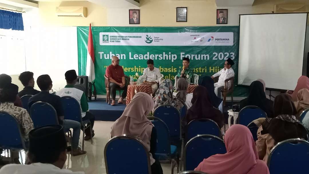 Tuban Leadership Forum 2023 dengan tema Leadership Berbasis Industri Hijau yang Berkelanjutan. (Foto: Khoirul Huda/Ngopibareng.id)