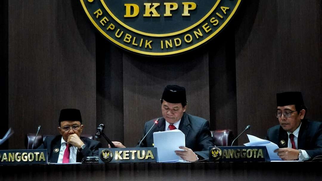 Sidang di DKPP antara pelapor dengan KPU sebagai terlapor berlangsung dramatis. (Foto: Istimewa)