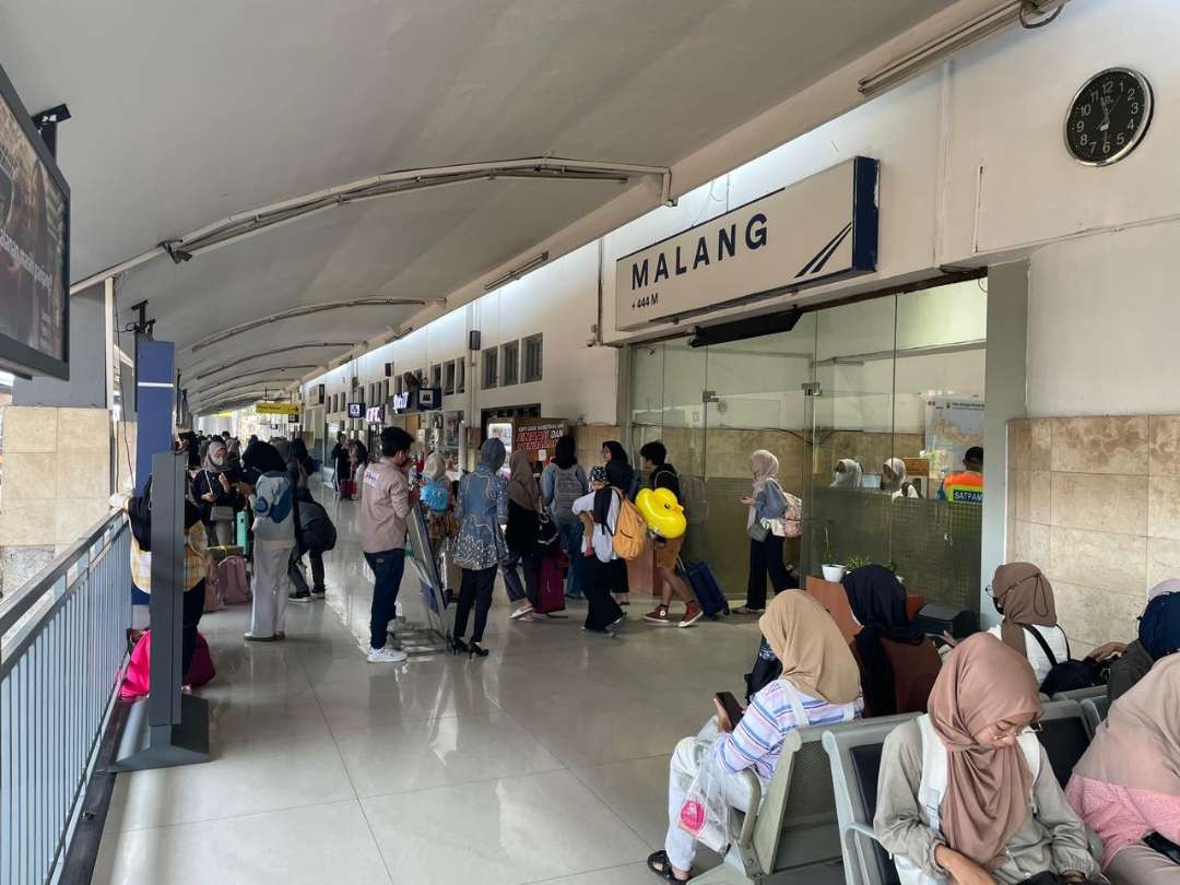 KAI Daop 8 Surabaya mencatat sebanyak 25.119 pelanggan menumpang kereta api di wilayah Daop 8 Surabaya, hingga pukul 10.00 WIB, Sabtu hari ini. (Foto: Dok KAI Daop 8)