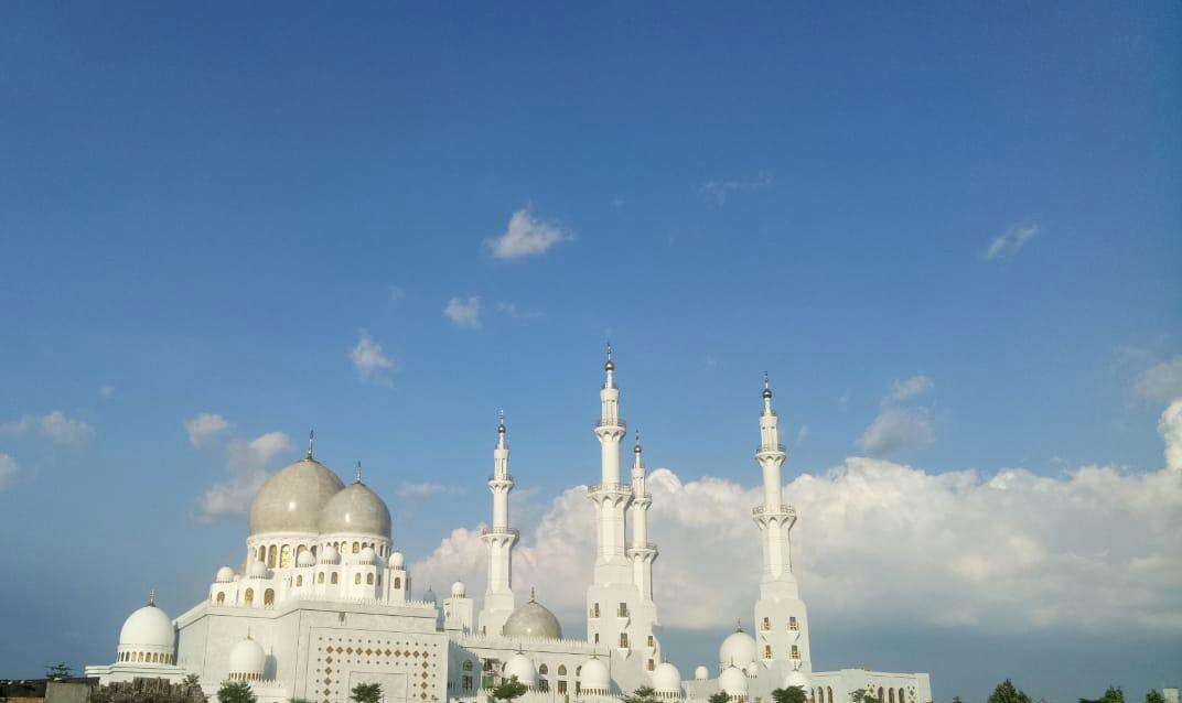Masjid Syaikh Zeyed Solo. (Foto:dok/ngopibareng.id)