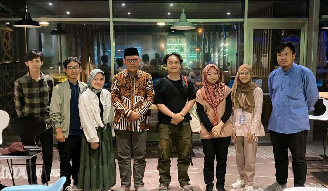 Rektor Universitas Islam Malang (Unisma) Prof H Masykuri bersama kader-kader muda pesantren saat berada di Turki. (Foto:dok/ngopibareng.id)