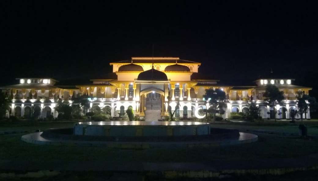 Keelokan dan keindahan satu masjid pada malam hari. (Ilustrasi)