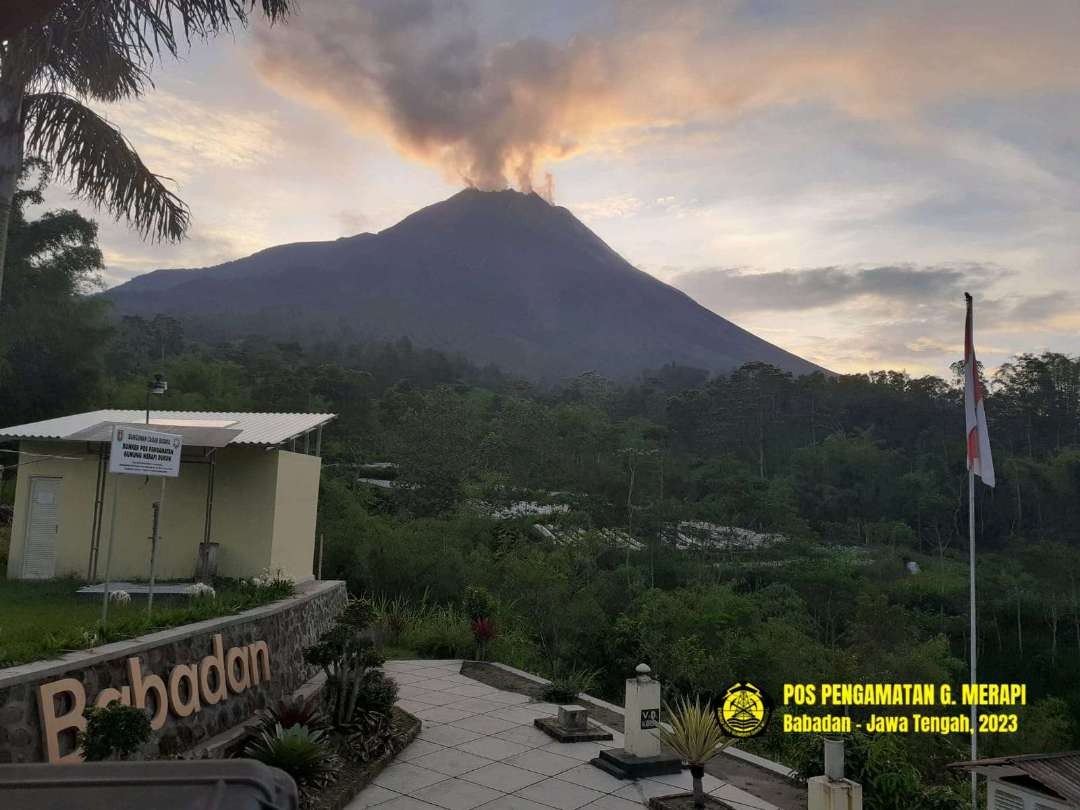 Gunung Merapi terpantau pada Selasa 26- Desember-2023. (Foto: dok. magma esdm)
