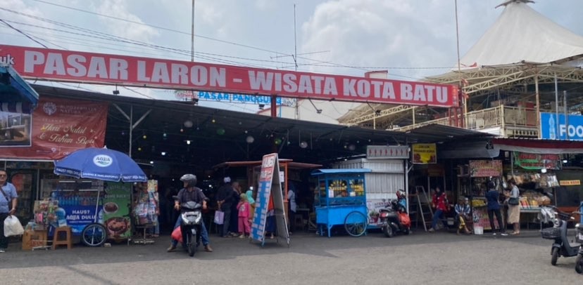 Suasana Pasar Laron, Kota Batu usai libur natal (Foto: Lalu Theo/Ngopibareng.id)