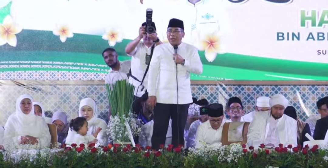 Ketum PBNU, KH Yahya Cholil Staquf saat memberi sambutan pada acara Jawa Timur Bersholawat di Jatim Expo, Surabaya, Kamis 28 Desember 2023 malam. (Foto: Tangkapan Layar)