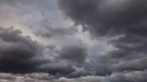 Badan Meteorologi, Klimatologi, dan Geofisika (BMKG) memperkirakan cuaca di Jawa Timur pada Jumat, 29 Desember 2023, akan berawan hingga hujan petir. (Foto: Ilustrasi)