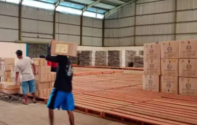 Surat suara DPR RI Dapil Jatim III Pemilu 2024 sudah diterima dan disimpan KPU Bondowoso di gudang penyimpanan logistik KPU.(Foto: KPU Bondowoso)