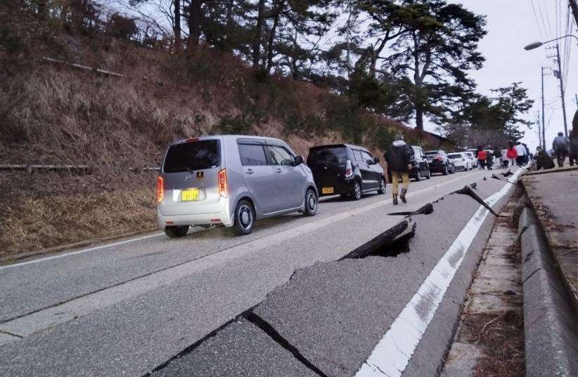 Gempa magnitudo 7,6 di Jepang mengakibatkan rusaknya sejumlah infrastruktur. (Foto: Reuters)