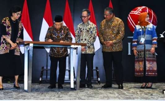 Wapres pada pembukaan Perdagangan Bursa Efek Indonesia tahun 2024 di Main Hall Bursa Efek Indonesia (Foto: Setwapres)