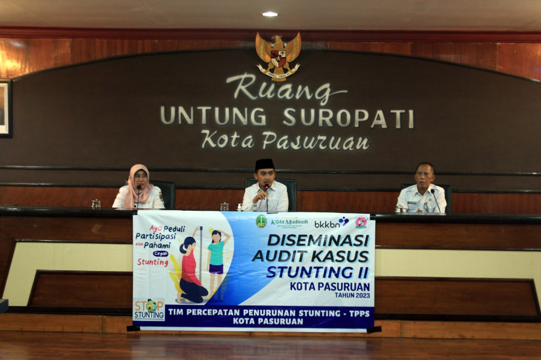 Wakil Walikota Pasuruan Adi Wibowo saat membuka diseminasi untuk menurunkan prevalensi stunting di Kota Pasuruan. (Foto: Pemkot Pasuruan)