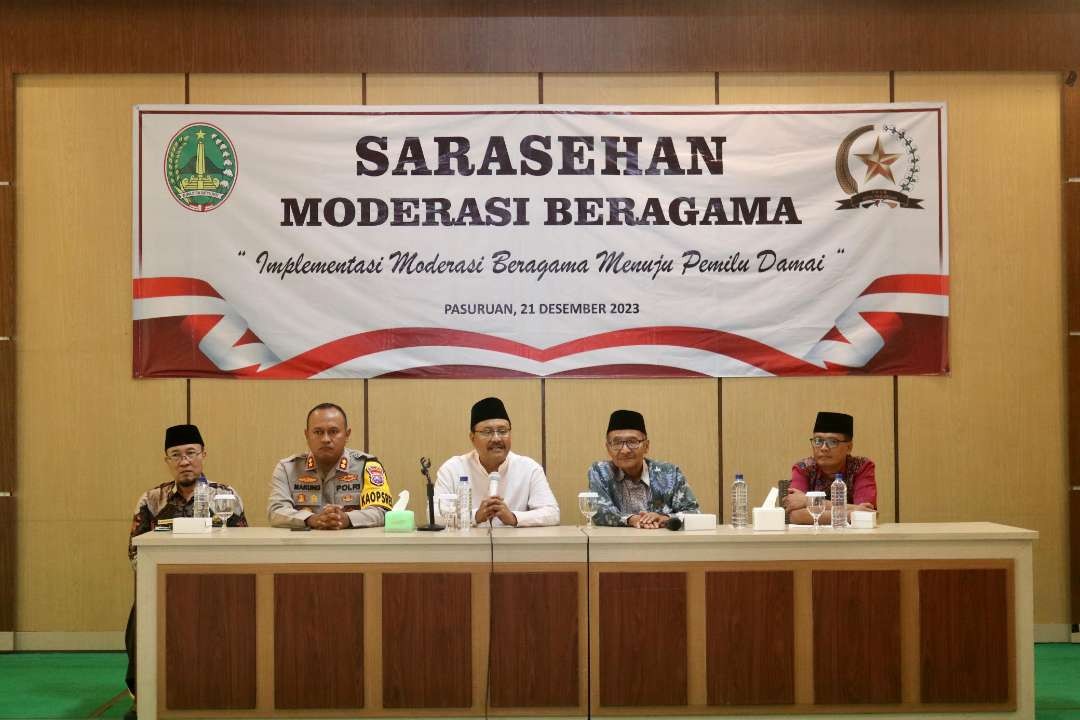 Walikota Pasuruan Gus Ipul membuka Sarasehan Moderasi Beragama Menuju Pemilu Damai yang diselenggarakan oleh Forum Kerukunan Umat Beragama (FKUB) Kota Pasuruan. (Foto: Pemkot Pasuruan)