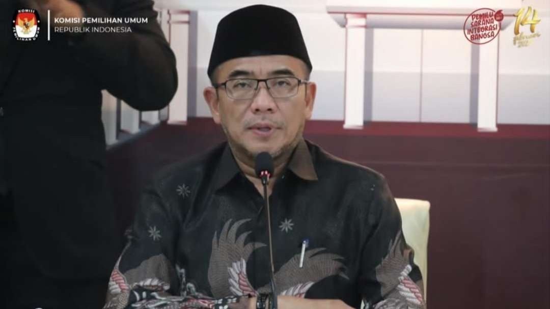 Ketua Komisi Pemilihan Umum (KPU), Hasyim Asy'ari dalam konferensi pers hak siar debat capres MNC Group dan Garuda TV. (Foto: Instagram @kpu_ri)