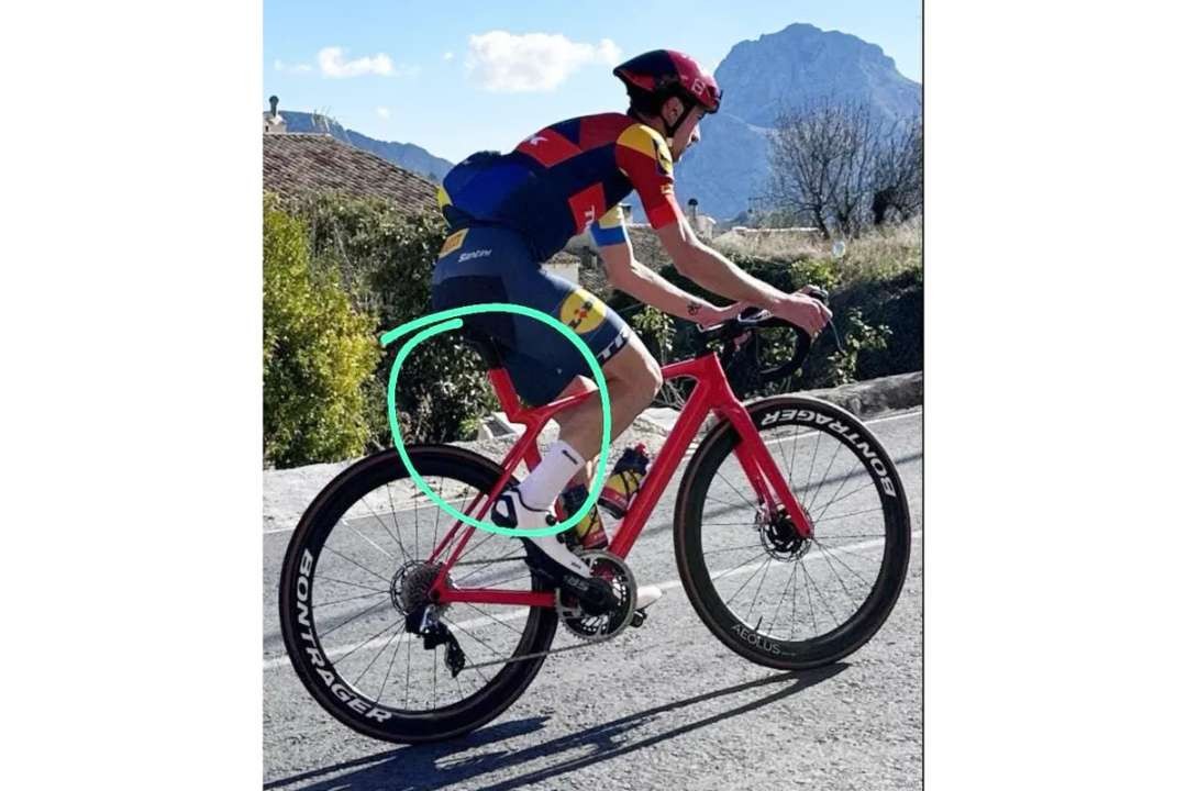 Giulio Ciccone pembalap Lidl-Trek menggunakan sepeda baru yang disinyalir sebagai pengganti Emonda. (Foto: Istimewa)