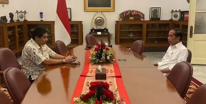 Maruar Sirait memutuskan keluar dari PDIP mengikuti jejak Presiden Jokowi. (Foto: Instagram @maruarsirait)
