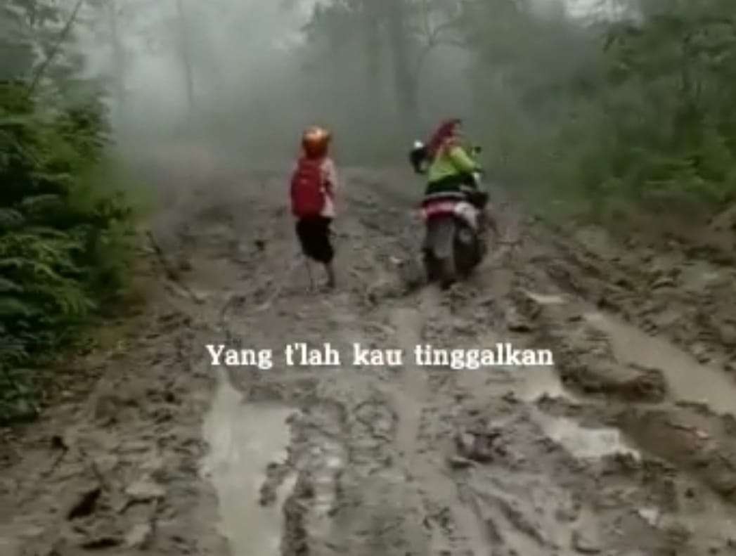 Potongan video kondisi jalan hutan di wilayah Kecamatan Jati Blora. (Foto: Dokumentasi warga setempat)