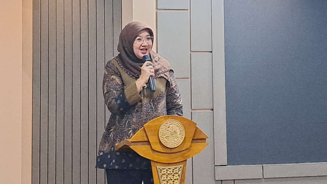 Kepala Biro Komunikasi dan Pelayanan Masyarakat Kementerian Kesehatan Republik Indonesia, Siti Nadia Tarmizi saat ditemui di Surabaya. (Foto: Pita Sari/Ngopibareng.id))