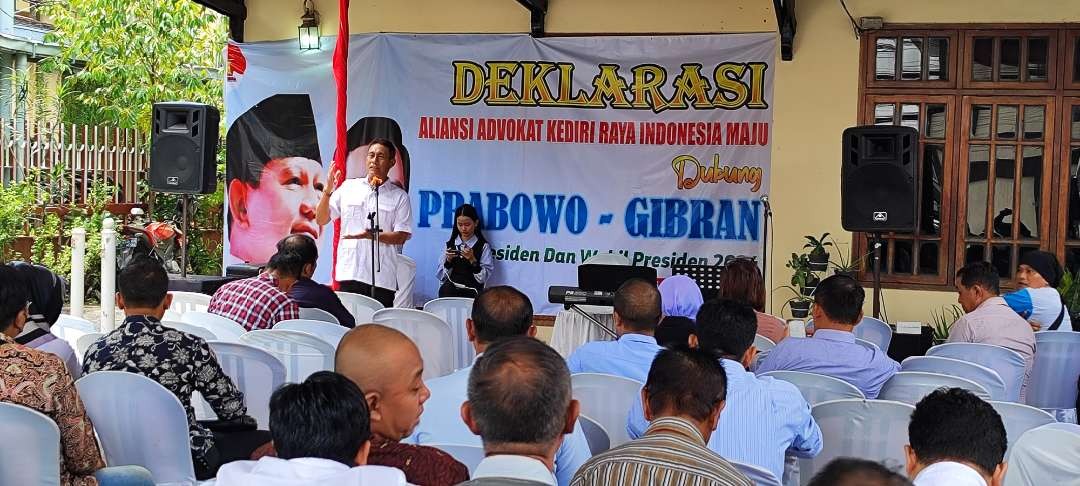 Aliansi Advokat Kediri Raya Indonesia Maju Deklarasi Dukung Paslon Nomer 2 (Fendi Lesmana/ngopibareng.id)