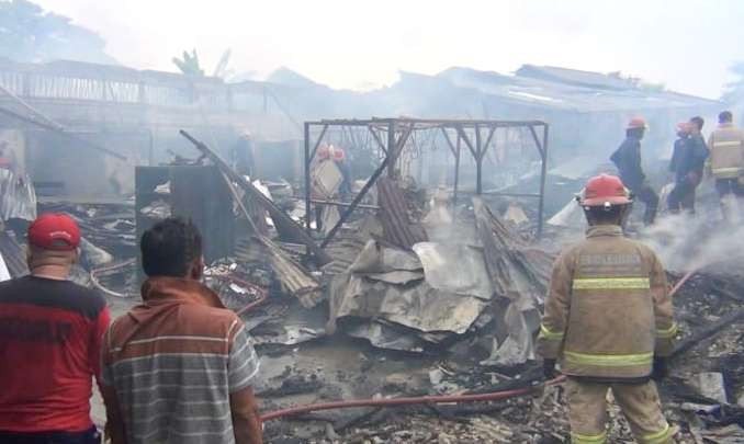 Gudang pembuatan aluminium di Sidoarjo ludes terbakar (Foto: Aini/Ngopibareng.id)