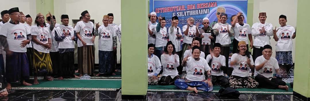 Para kiai, gawagis, dan santri ponpes menyatakan dukungan pemenangan untuk paslon nomor urut tiga, Ganjar Pranowo dan Mahfud MD. (Foto: Fendi Lesmana/Ngopibareng.id)
