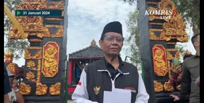 Mahfud MD saat menyatakan mundur dari jabatan Menko Polhukam di sebuah Pura di Lampung, pada Rabu 31 Januari 2024. (Foto: tangkapan layar)