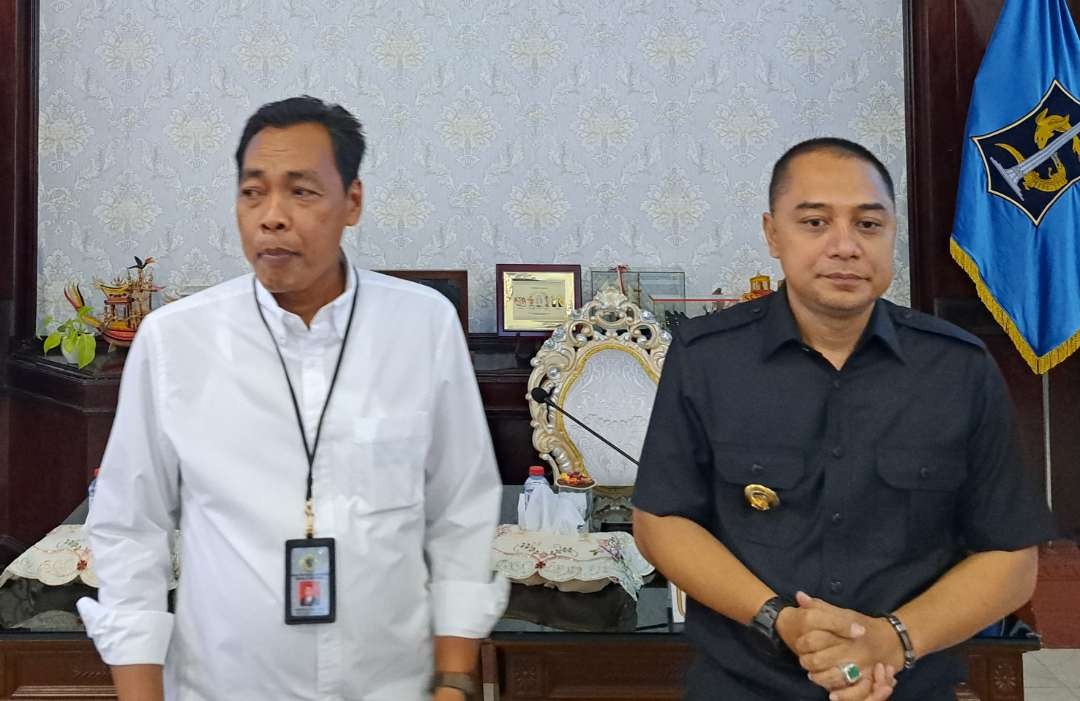 Walikota Surabaya, Eri Cahyadi dan Kepala BPK Jawa Timur, Karyadi dalam rapat koordinasi bersama BPK. (Foto: Pita Sari/Ngopibareng.id)