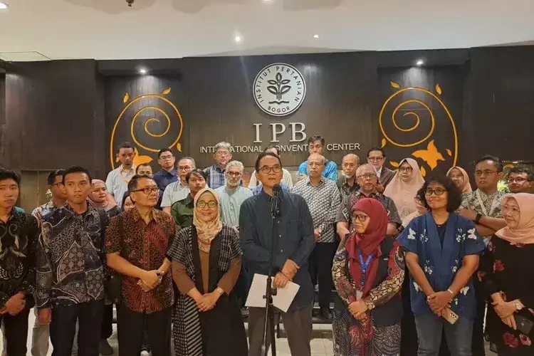 Keluarga Besar Institut Pertanian Bogor (IPB) menyampaikan seruan untuk praktik demokrasi yang bermartabat di Indonesia. (Foto: Dok IPB)