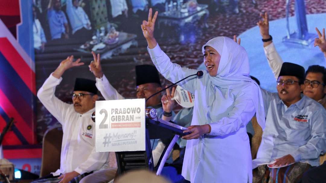 Dewan Pengarah TKN Prabowo - Gibran, Khofifah Indar Parawansa saat memberikan pengarahan kepada relawan di Surabaya, Sabtu 3 November 2024. (Foto: Fariz Yarbo/Ngopibareng.id)