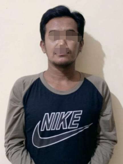 Tersangka pelaku berinisial KA, 35, ditangkap di warung angkringan  di Gambiran, Kecamatan Maospati, Kabupaten Magetan. (Foto: dok. polres magetan)