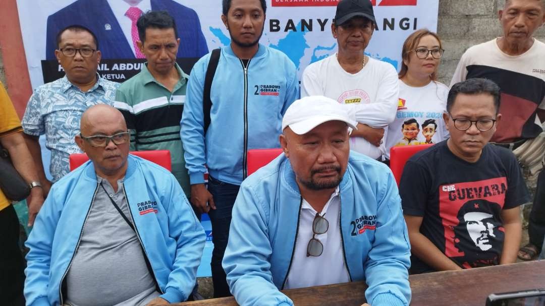 Ketua TKD Pasangan Prabowo-Gibran Banyuwangi, Sumail Abdullah memberikan keterangan pers (foto: Muh Hujaini/ngopibareng.id)