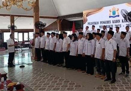 Pengurus Kadin Kabupaten Probolinggo masa Bhakti 2023-2028 dilantik di pendopo. (Foto: Ikhsan Mahmudi/Ngopibareng.id)