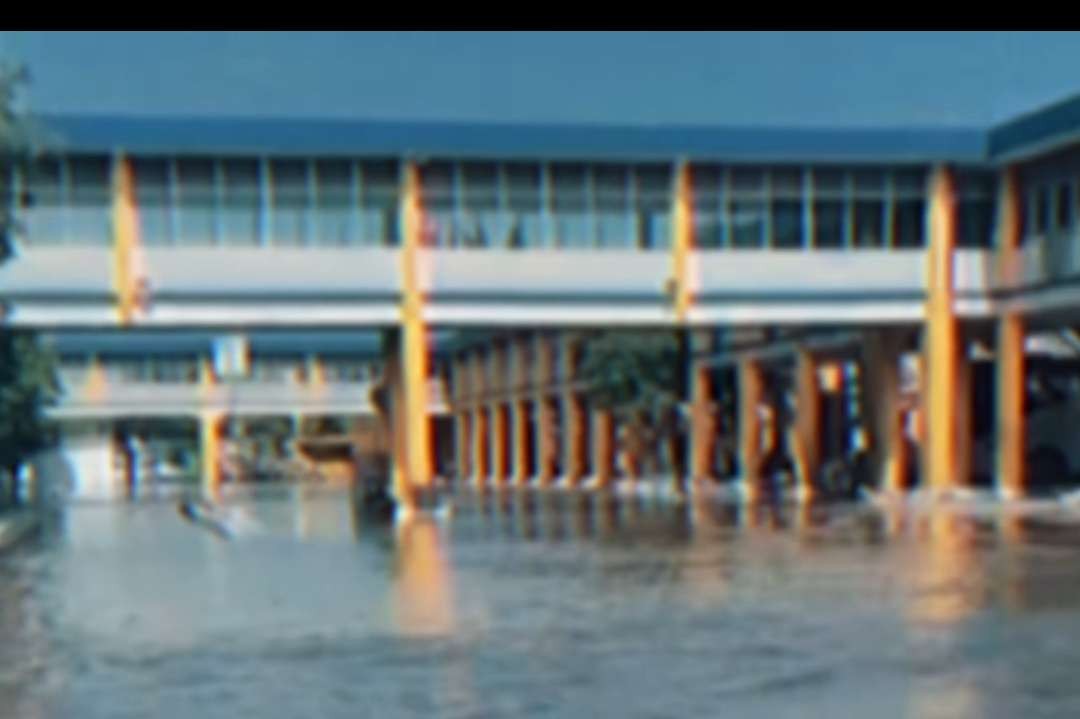 Terminal Purabaya atau Bungurasih Waru, Sidoarjo, Jawa Timur, banjir. (Foto: Tangkapan layar video)