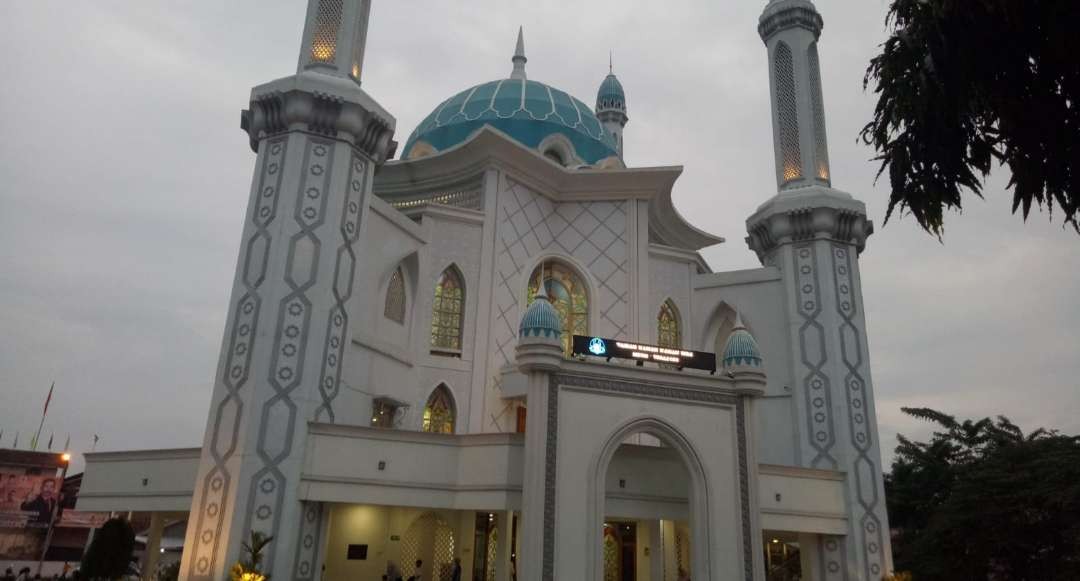 Masjid yang indan menenteramkan umat dalam beribadah. (Foto:dok/ngopibareng.id)