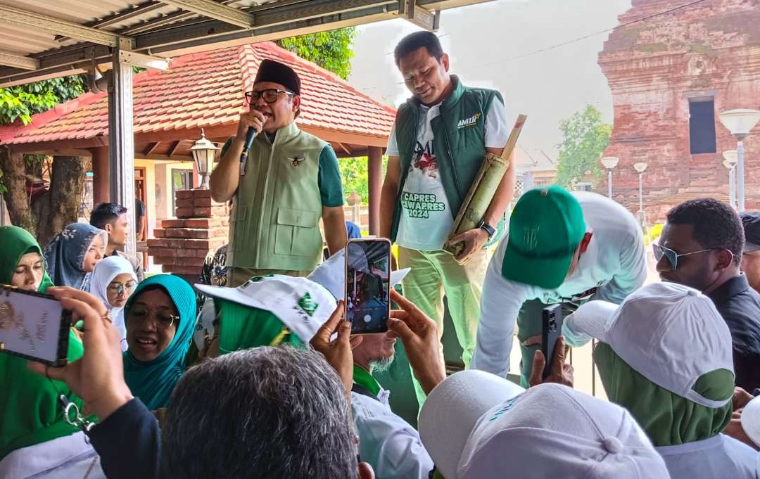 Wabup Subandi saat mendampingi Cawapres nomor urut 01 Muhaimin Iskandar kampanye di Sidoarjo. (Foto: Aini Arifin/Ngopibareng.id)