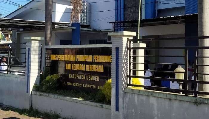Kantor DP3AKB Jember, Jawa Timur. (Foto: Rusdi/Ngopibareng.id)